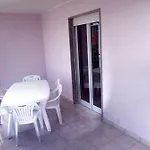 Daire Relax Just 50mt From The *